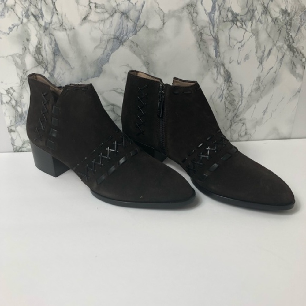 🌸Donald J. Pliner Bowery Woven Point Toe Boots